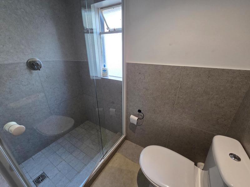 To Let 5 Bedroom Property for Rent in Woodstock Western Cape